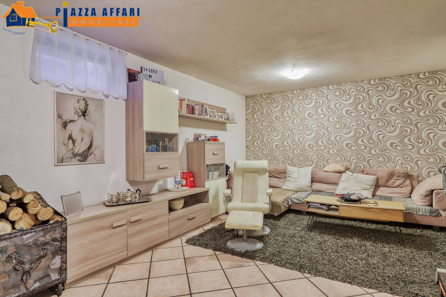 Villa in vendita a Marchirolo