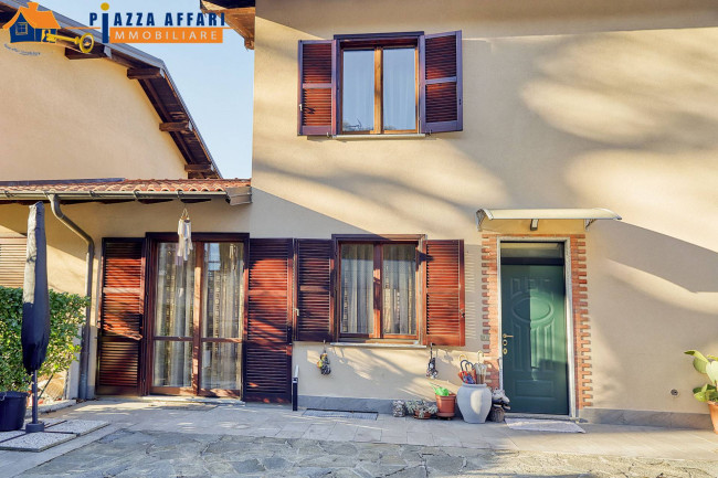 Villa in vendita a Marchirolo