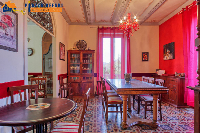 Villa in vendita a Valganna