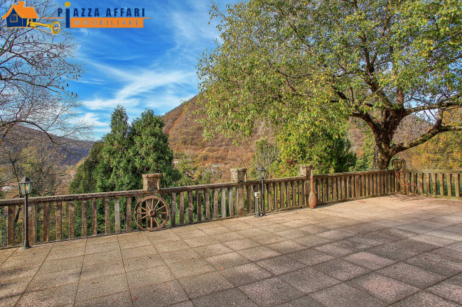 Villa in vendita a Valganna
