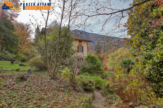Villa in vendita a Valganna