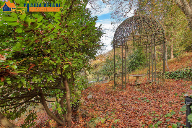 Villa in vendita a Valganna