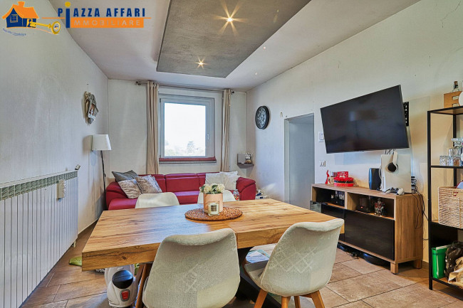 Porzione di Casa Terra / Cielo in vendita a Biandronno