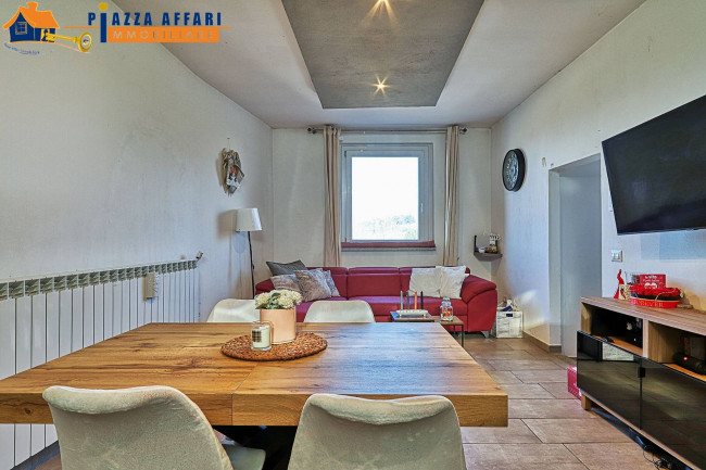 Porzione di Casa Terra / Cielo in vendita a Biandronno