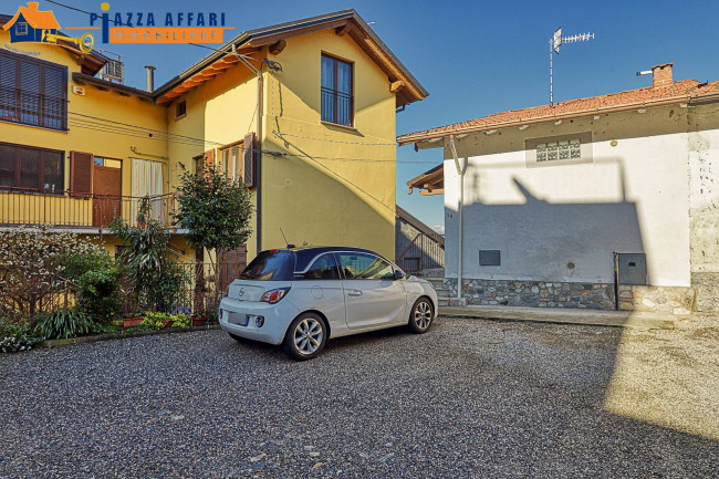 Porzione di Casa Terra / Cielo in vendita a Biandronno