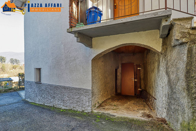 Porzione di Casa Terra / Cielo in vendita a Biandronno