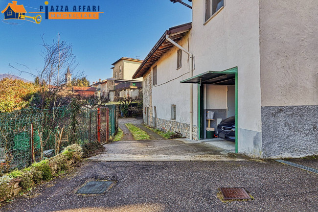 Porzione di Casa Terra / Cielo in vendita a Biandronno