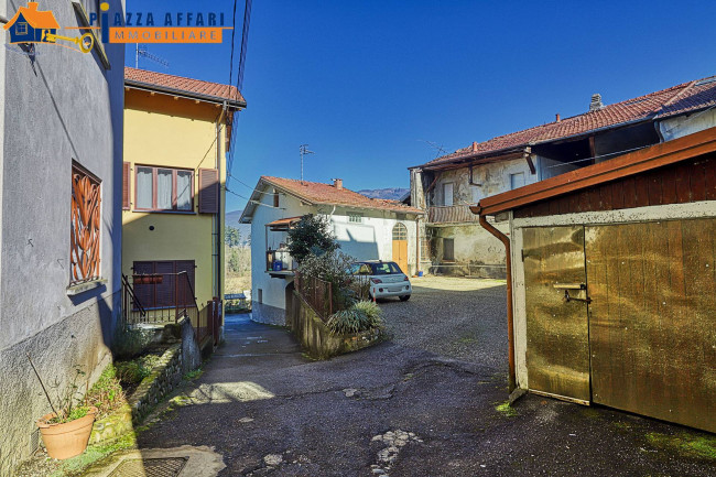 Porzione di Casa Terra / Cielo in vendita a Biandronno