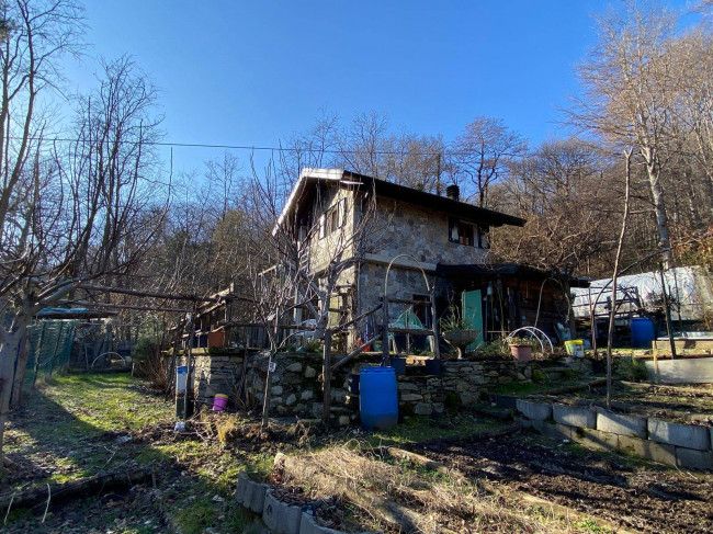 Casa singola in vendita a Cadegliano-Viconago