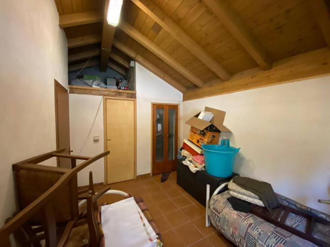 Casa singola in vendita a Cadegliano-Viconago