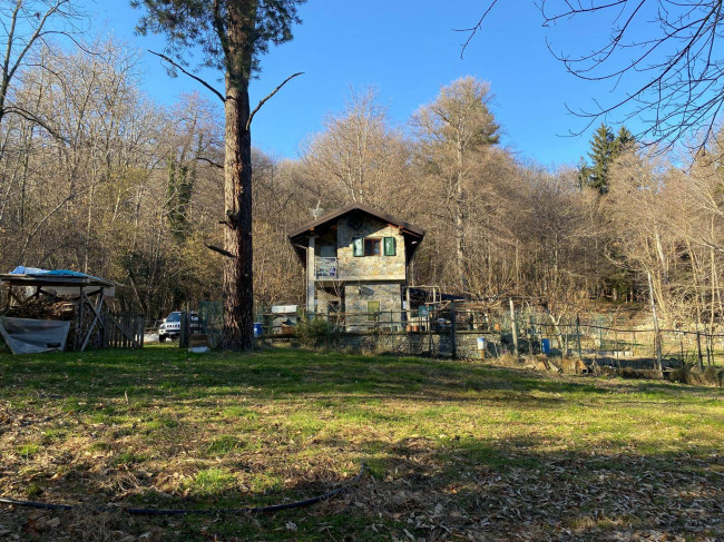 Casa singola in vendita a Cadegliano-Viconago