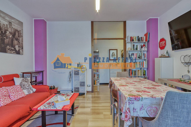 Appartamento in vendita a Caronno Varesino
