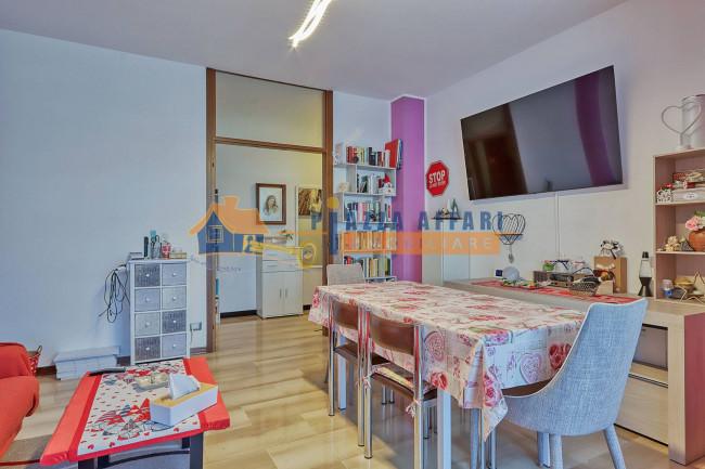 Appartamento in vendita a Caronno Varesino