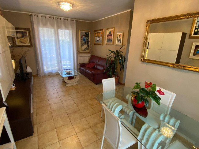 Villette a schiera in vendita a Besano
