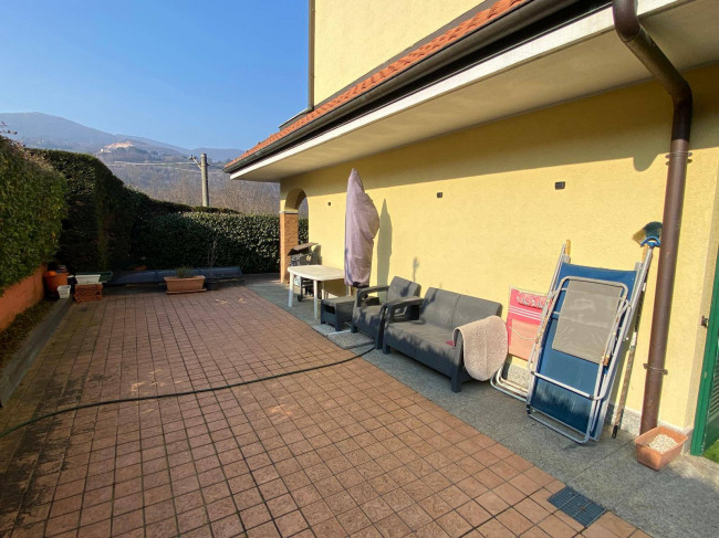 Villette a schiera in vendita a Besano