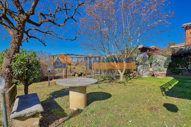 Villa Bifamigliare in vendita a Caronno Varesino