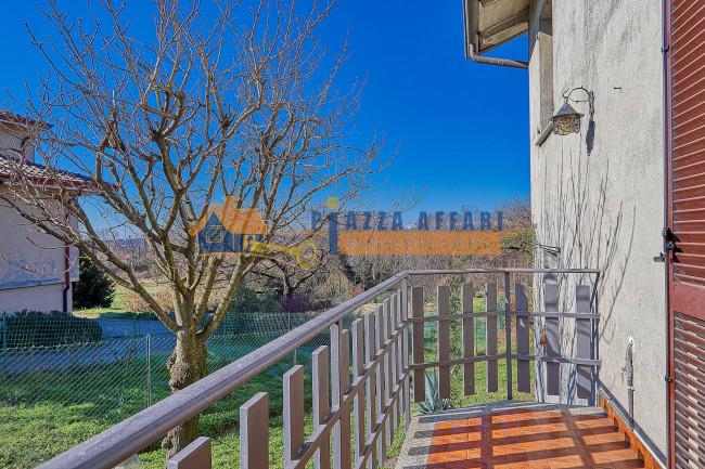 Villa Bifamigliare in vendita a Caronno Varesino