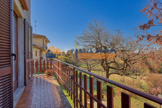 Villa Bifamigliare in vendita a Caronno Varesino