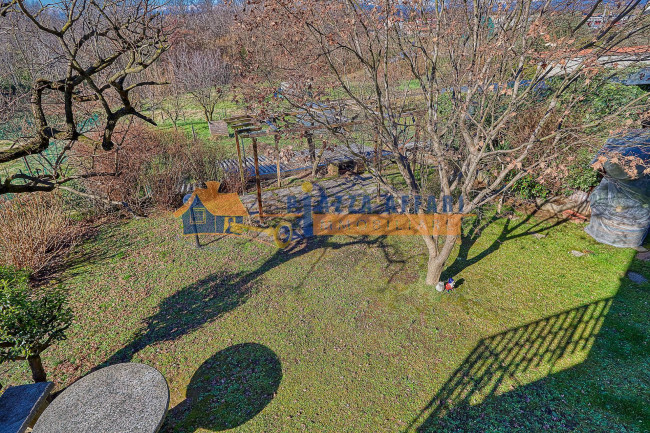 Villa Bifamigliare in vendita a Caronno Varesino
