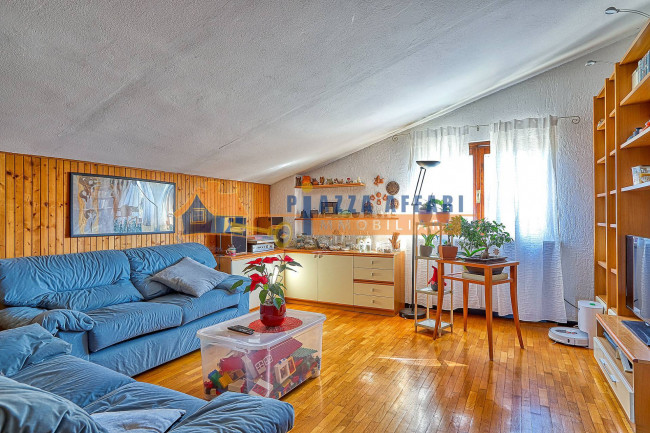Villa Bifamigliare in vendita a Caronno Varesino