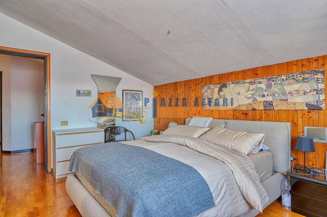 Villa Bifamigliare in vendita a Caronno Varesino