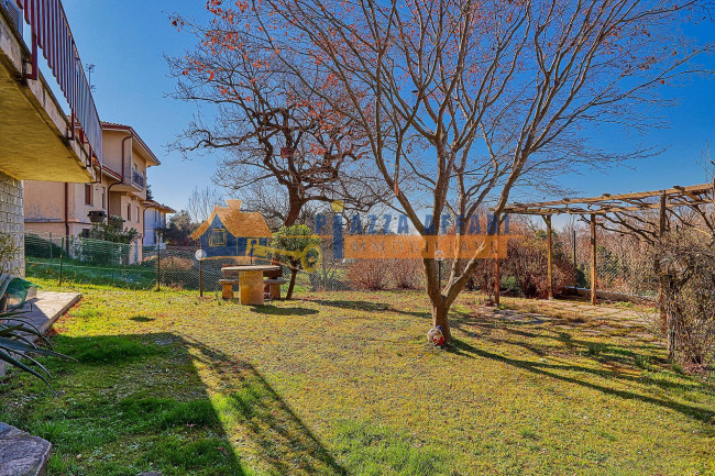 Villa Bifamigliare in vendita a Caronno Varesino