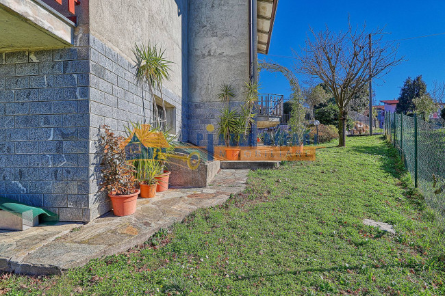 Villa Bifamigliare in vendita a Caronno Varesino