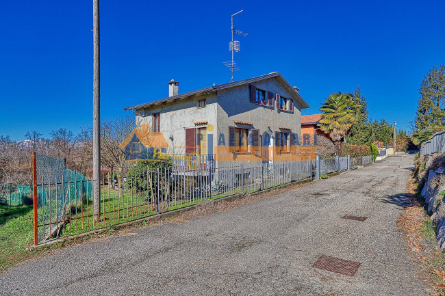 Villa Bifamigliare in vendita a Caronno Varesino