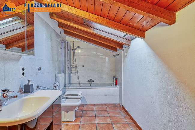 Appartamento in vendita a Lavena Ponte Tresa