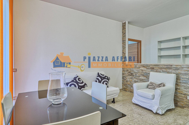Appartamento in vendita a Jerago con Orago