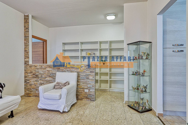 Appartamento in vendita a Jerago con Orago