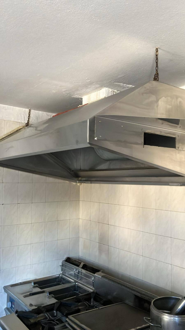 Attività commerciale in vendita a Lavena Ponte Tresa