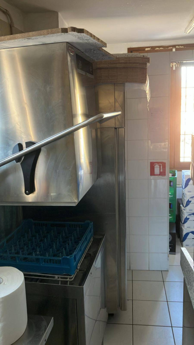 Attività commerciale in vendita a Lavena Ponte Tresa