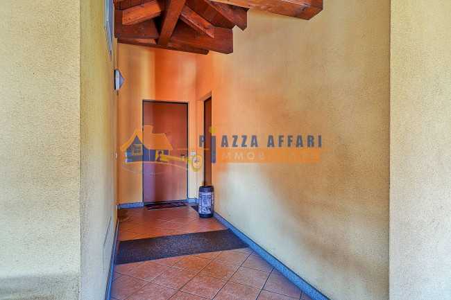 Appartamento in vendita a Gazzada Schianno