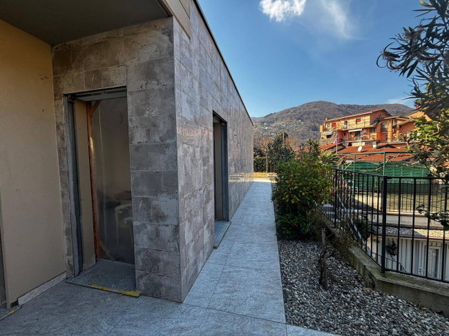 Casa singola in vendita a Lavena Ponte Tresa