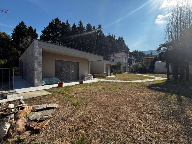Casa singola in vendita a Lavena Ponte Tresa