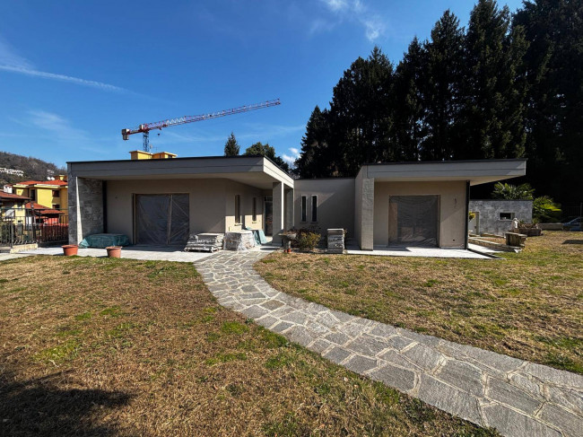 Casa singola in vendita a Lavena Ponte Tresa