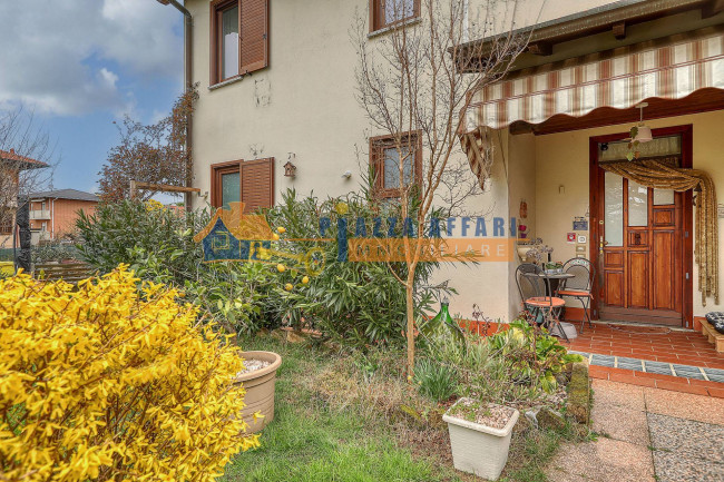 Villette a schiera in vendita a Caronno Varesino