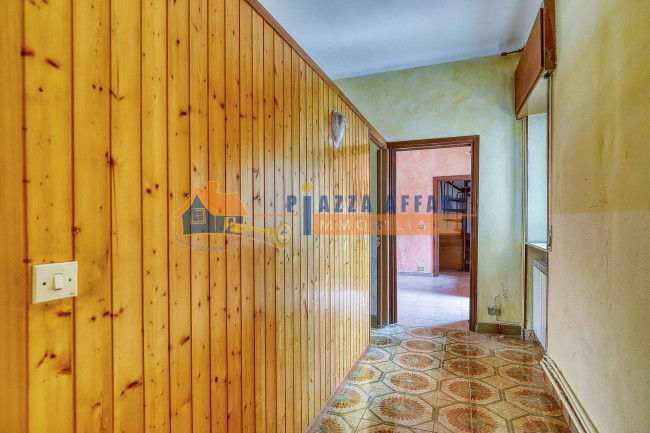 Porzione di Casa Terra / Cielo in vendita a Oggiona con Santo Stefano