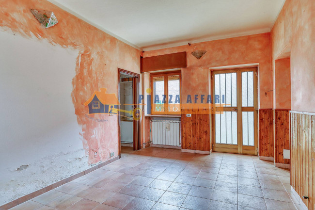Porzione di Casa Terra / Cielo in vendita a Oggiona con Santo Stefano