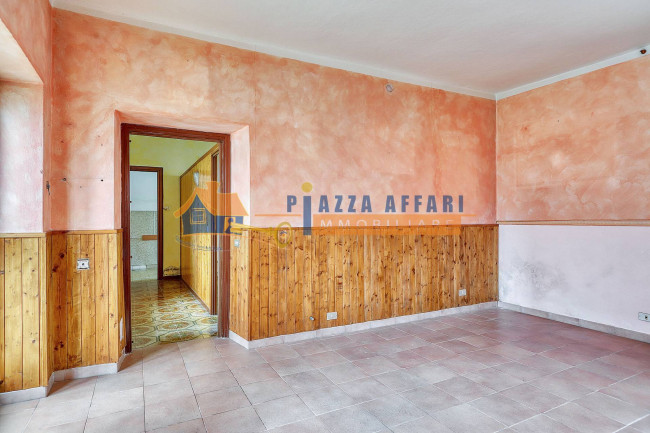 Porzione di Casa Terra / Cielo in vendita a Oggiona con Santo Stefano