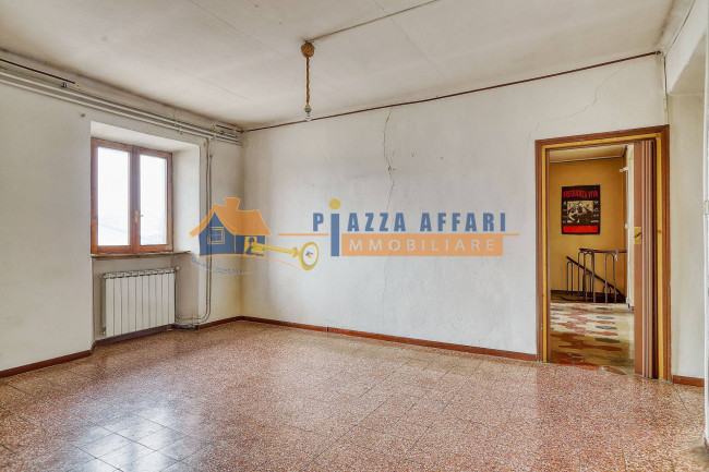 Porzione di Casa Terra / Cielo in vendita a Oggiona con Santo Stefano