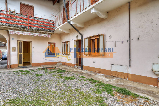 Porzione di Casa Terra / Cielo in vendita a Oggiona con Santo Stefano