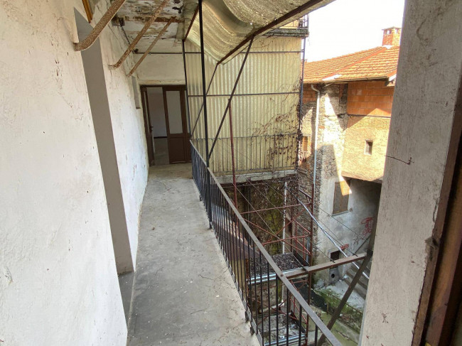 Porzione di Casa Terra / Cielo in vendita a Marchirolo