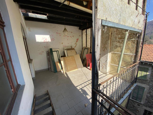 Porzione di Casa Terra / Cielo in vendita a Marchirolo