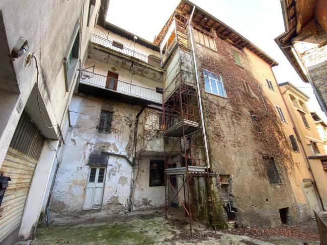 Porzione di Casa Terra / Cielo in vendita a Marchirolo