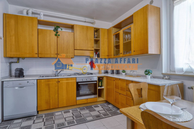 Appartamento in vendita a Jerago con Orago