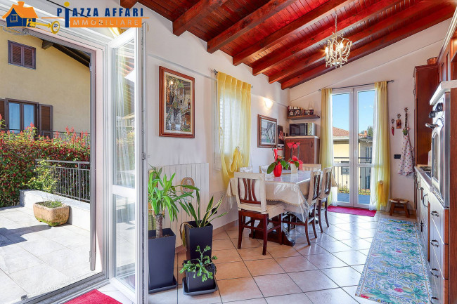 Villa in vendita a Marchirolo