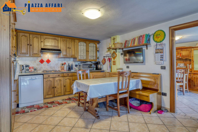 Villa in vendita a Marchirolo