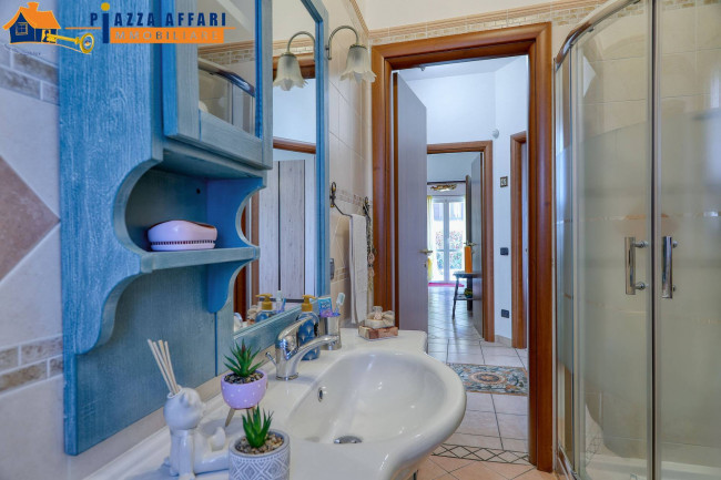 Villa in vendita a Marchirolo